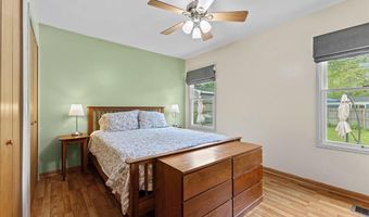 681 Archwood Dr, Ann Arbor, MI 48103