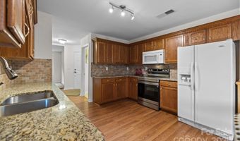 3755 Brookchase Ln, Charlotte, NC 28205
