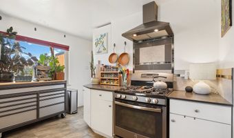 903 Manzano St NE, Albuquerque, NM 87110