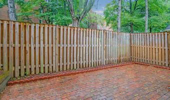 14 S MANCHESTER St, Arlington, VA 22204