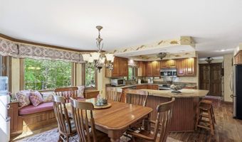 W2530 BROOKHAVEN Drive, Appleton, WI 54915