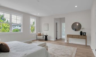 5617 23RD St N, Arlington, VA 22205