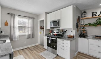 705 17th Ave SW, Altoona, IA 50009