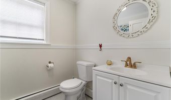 50 Clipper Way, Bristol, RI 02809