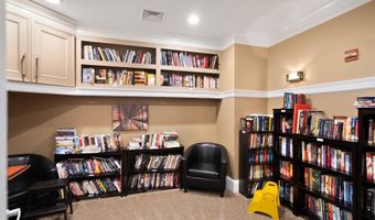 2465 ARMY NAVY Dr 204, Arlington, VA 22206