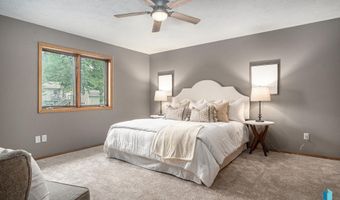 1601 E Keystone Dr, Brandon, SD 57005