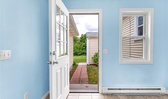 33 Upland Way, Barrington, RI 02806
