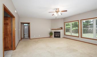 214 Hillside Dr, Baldwin City, KS 66006