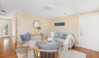 40 Prospect Ave C3, Narragansett, RI 02882