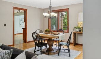 1331 N BRIARCLIFF Dr, Appleton, WI 54915