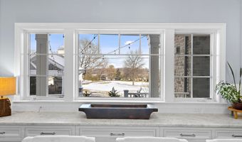 9 Beacon Hill Rd, Atlantic Highlands, NJ 07716