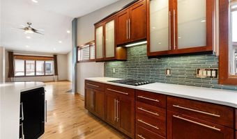 400 Oakland Pl NE 9, Austin, MN 55912