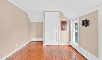 38 Padelford Ave, East Providence, RI 02915