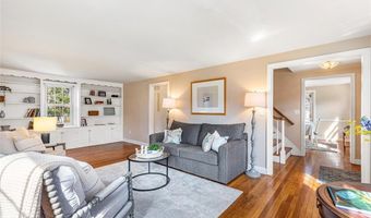 21 Old Chimney Rd, Barrington, RI 02806