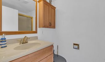 64 Harbor Inn Rd, Bayville, NJ 08721