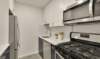 2400 41ST St NW 212, Washington, DC 20007