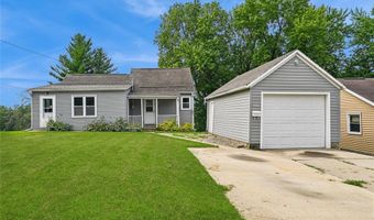 203 E 4th St, Anamosa, IA 52205