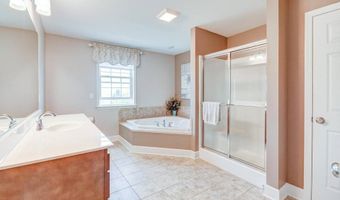 84 Andriana Ln, Albany, NY 12204