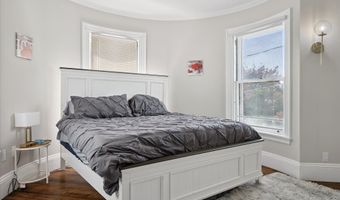 75 W Broadway, Bangor, ME 04401