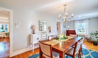 12 Harbour Ter, Cranston, RI 02905