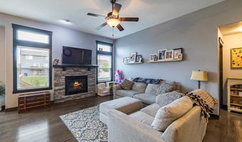 1304 S 10th St, Adel, IA 50003