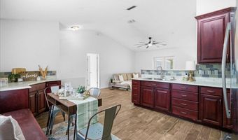 425 3RD St W, Baldwin, FL 32234