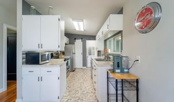 3117 DOUGLAS St, Cheyenne, WY 82009