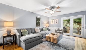 165 Holland St 18, Cranston, RI 02920
