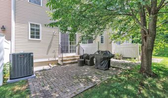 51 Faith Ln 51, Danbury, CT 06810
