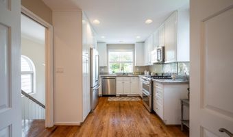 3814 N RICHMOND St, Arlington, VA 22207