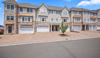 14 White Oak Ln, Aberdeen, NJ 07747