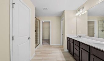 422 Auburn Crossing Dr, Auburn, GA 30011