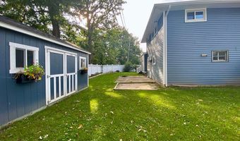 693 Edgewater Dr, Amherst, NY 14228