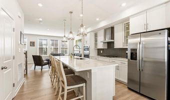 2841 HOKIE Ln, Alexandria, VA 22306