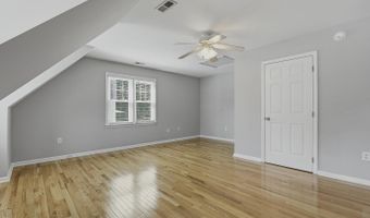 1748 Town Home Dr, Apex, NC 27502