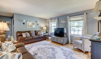 40 Sand Hill Rd, Bristol, CT 06010