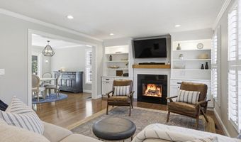 37 Hemlock Dr, Ayer, MA 01432