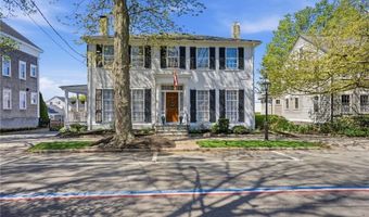 693 Hope St, Bristol, RI 02809