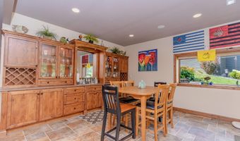 932 Emerald Pines Dr, Arnolds Park, IA 51331