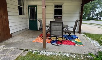 305 Lakeview Dr, Algoma, WI 54201