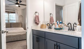 59 Walkabout Dr, Aberdeen, NC 28315