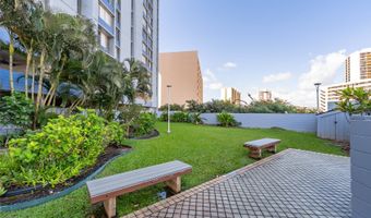 3045 Ala Napuaa Pl 1305, Honolulu, HI 96818