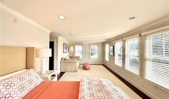 44 Tuckerman Ave, Middletown, RI 02842