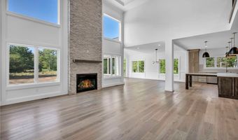 405 Club Dr W, Aurora, OH 44202