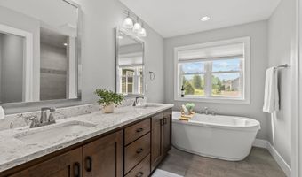 5644 N SUMMERLAND Dr, Appleton, WI 54913