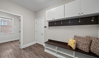 2086 Autumn Hill Dr, Ann Arbor, MI 48103