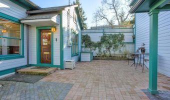 19 Gresham St, Ashland, OR 97520