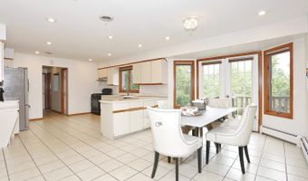 3 Larissa Ct, Airmont, NY 10952