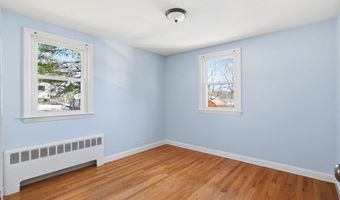 18-20 Genetti Cir, Bedford, MA 01730
