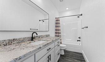 3 Florence Cir, Bella Vista, AR 72715